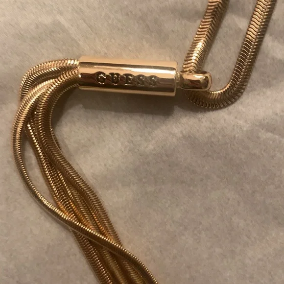 Guess necklace goldtone necklace - Picture 5 of 10